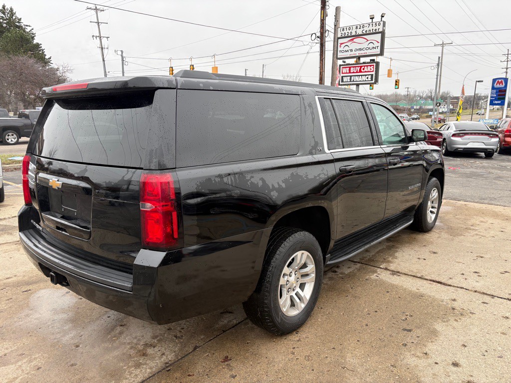 2019 Chevrolet Suburban Image 5