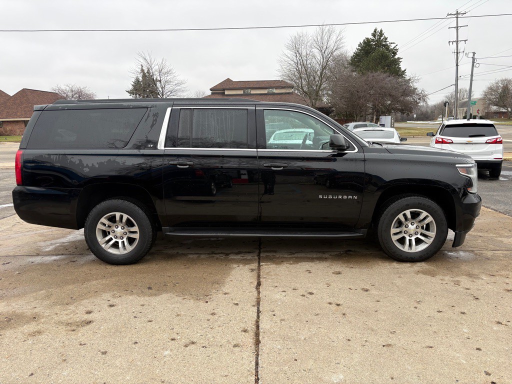 2019 Chevrolet Suburban Image 6