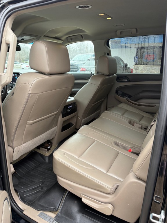 2019 Chevrolet Suburban Image 9