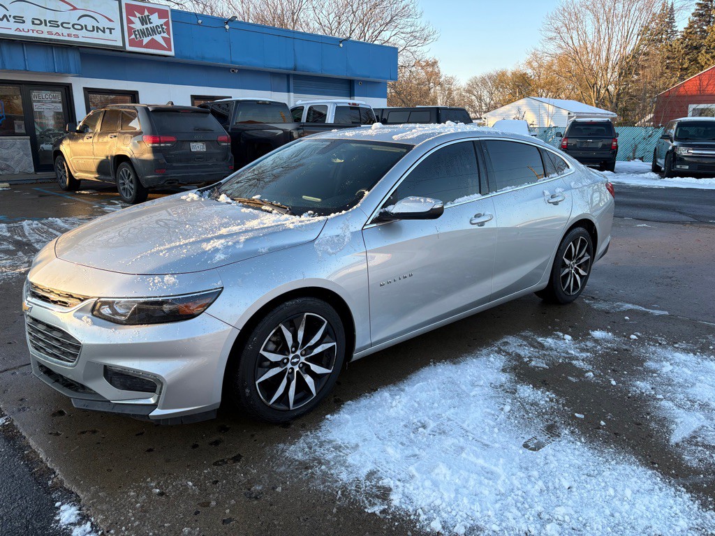 2017 Chevrolet Malibu Image 1