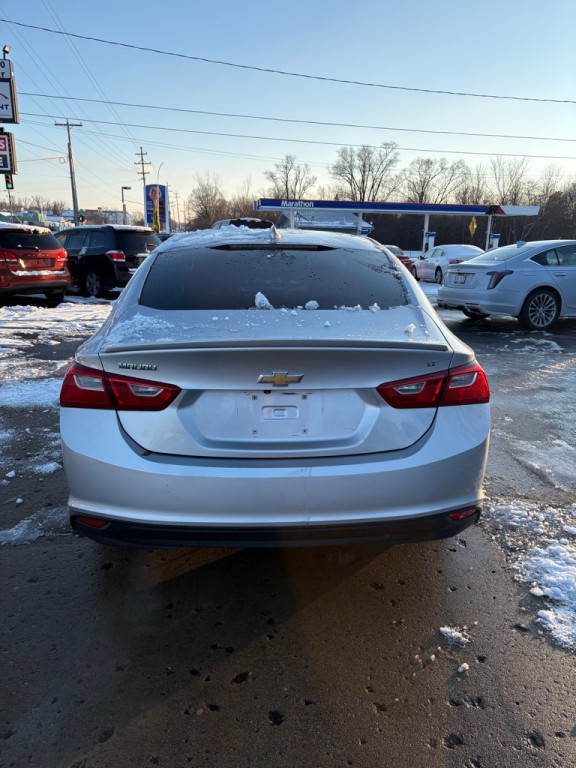 2017 Chevrolet Malibu Image 4