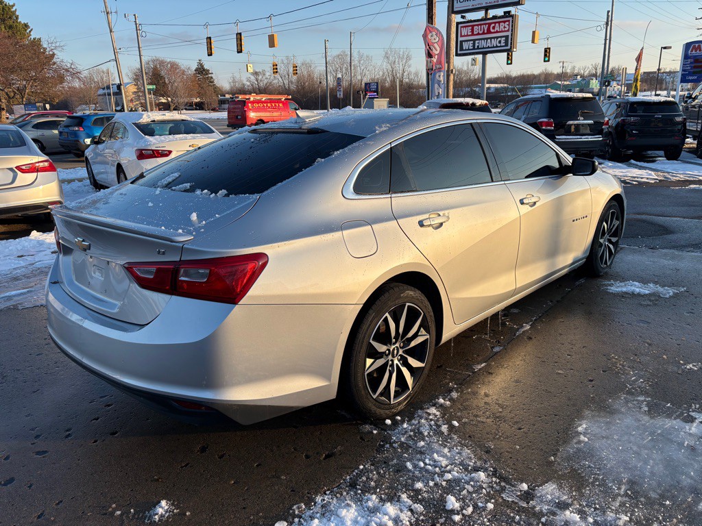 2017 Chevrolet Malibu Image 5