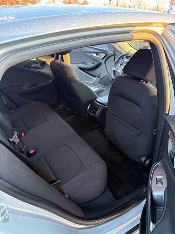 2017 Chevrolet Malibu Image 11