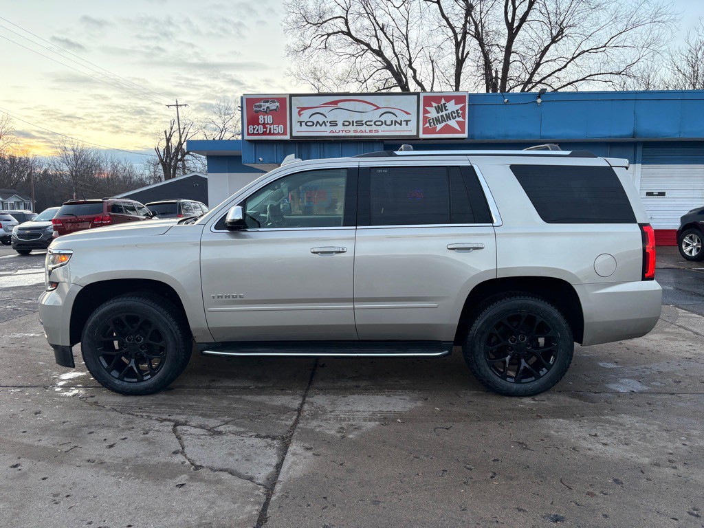 2017 Chevrolet Tahoe Image 2