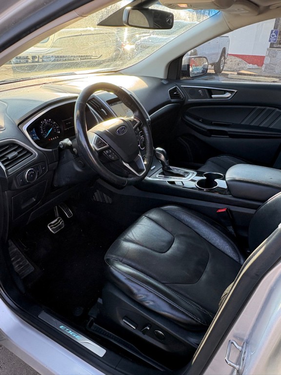 2016 Ford Edge Image 9