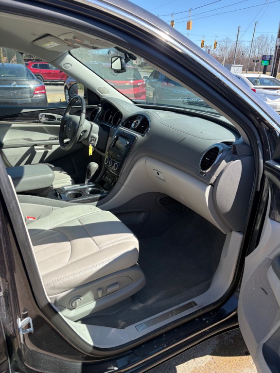 2017 Buick Enclave Image 8