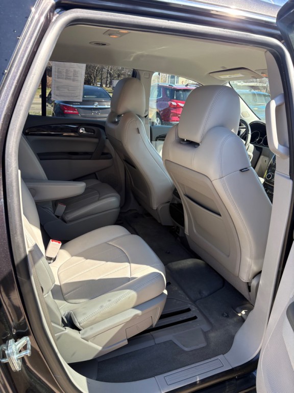 2017 Buick Enclave Image 9