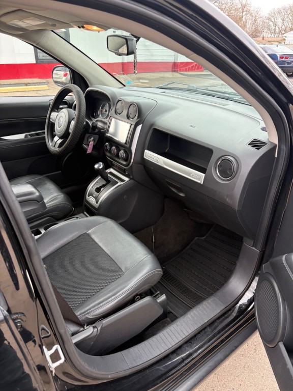 2014 Jeep Compass Image 11
