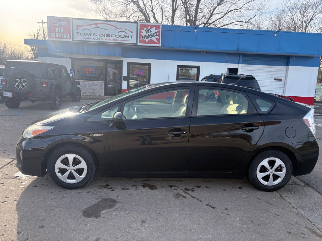 2013 Toyota Prius Image 2