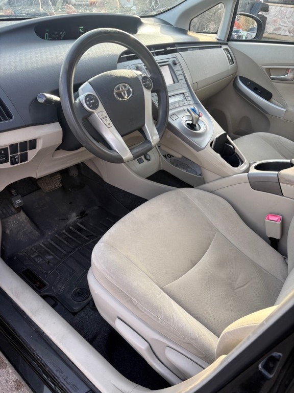 2013 Toyota Prius Image 9