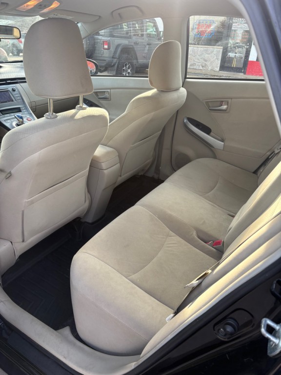 2013 Toyota Prius Image 10