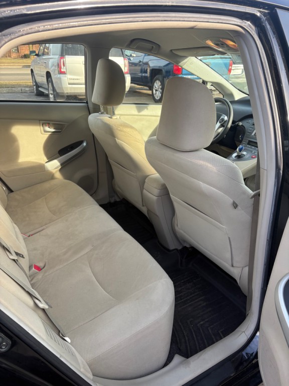 2013 Toyota Prius Image 11