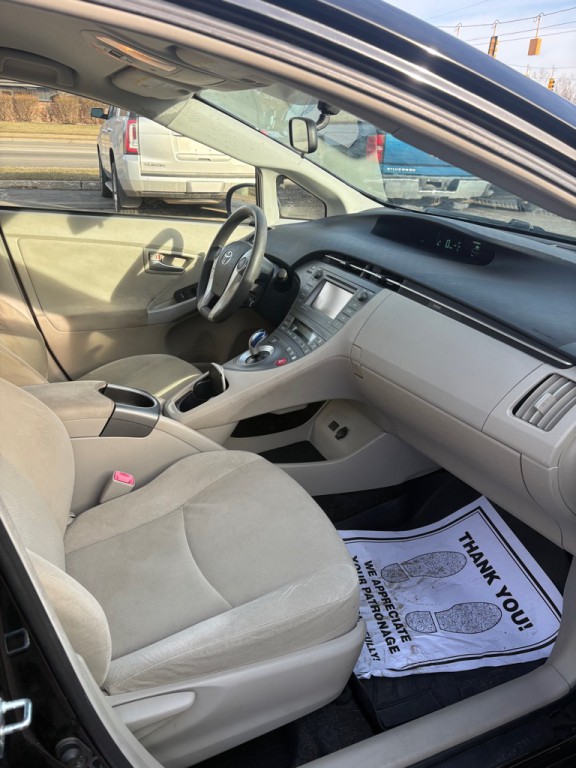 2013 Toyota Prius Image 12