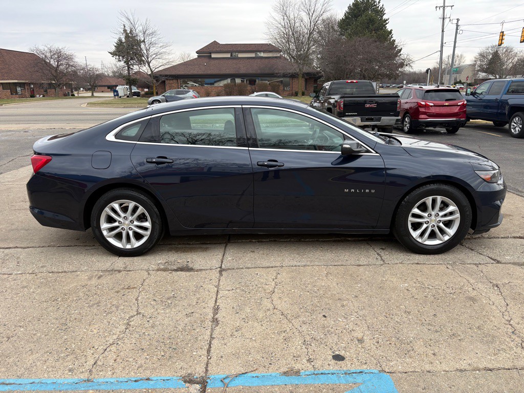 2017 Chevrolet Malibu Image 6