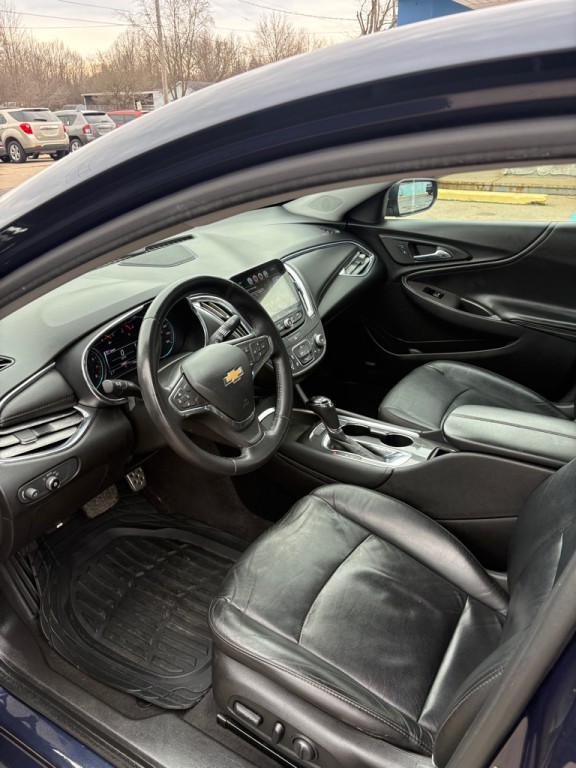 2017 Chevrolet Malibu Image 9