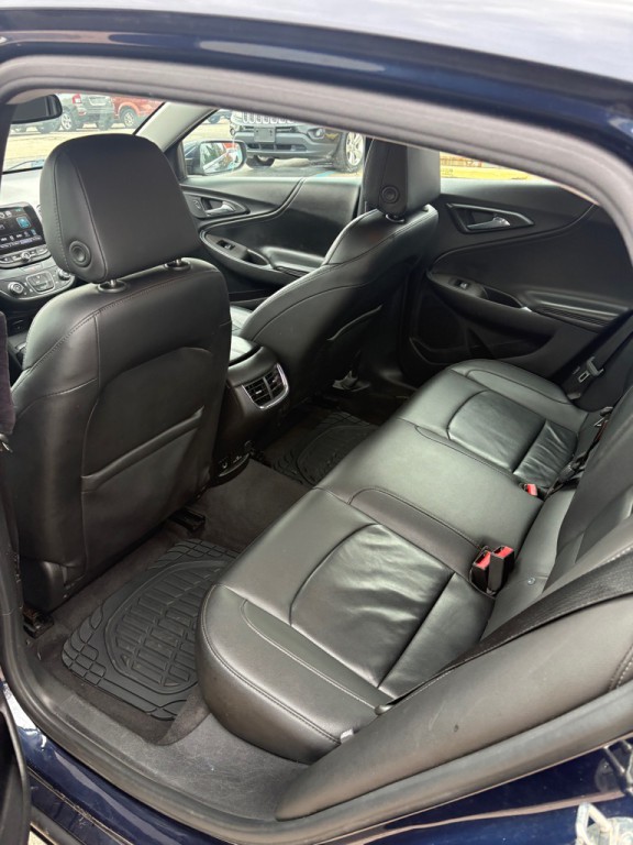 2017 Chevrolet Malibu Image 10