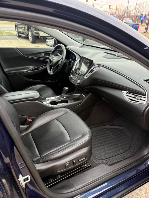 2017 Chevrolet Malibu Image 12