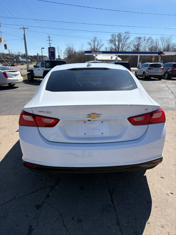 2017 Chevrolet Malibu Image 4