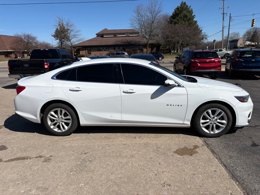2017 Chevrolet Malibu Image 6