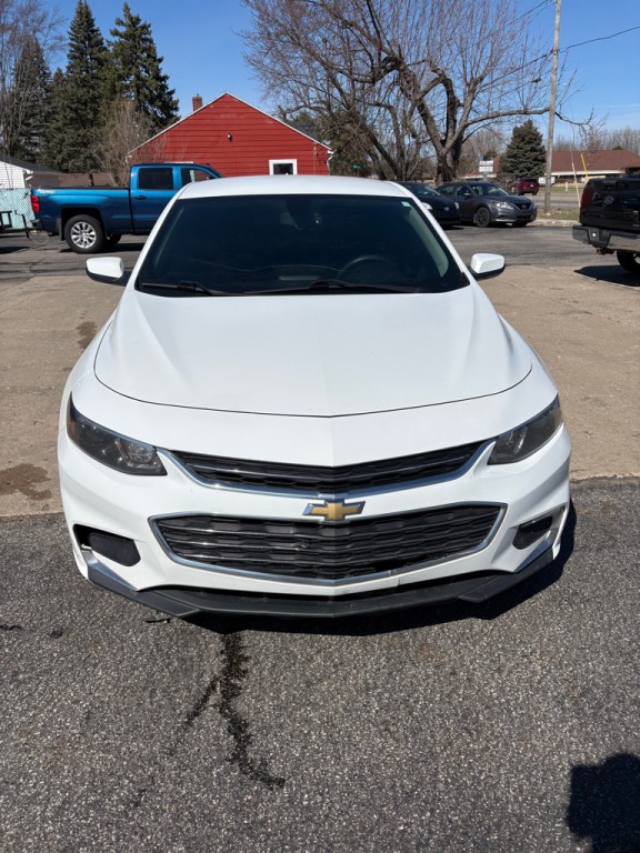 2017 Chevrolet Malibu Image 8