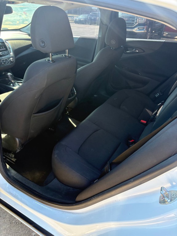 2017 Chevrolet Malibu Image 10