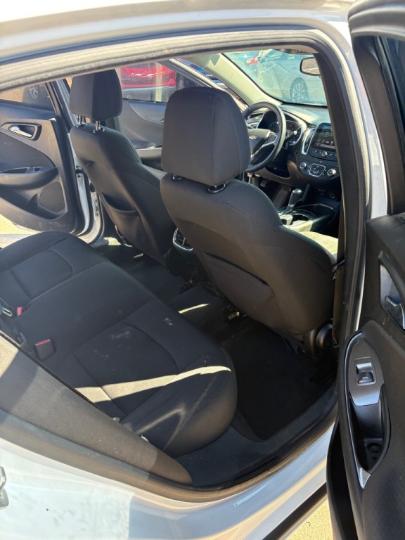 2017 Chevrolet Malibu Image 11