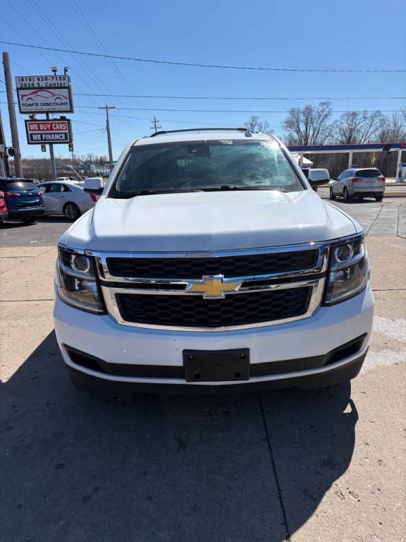 2018 Chevrolet Suburban Image 3