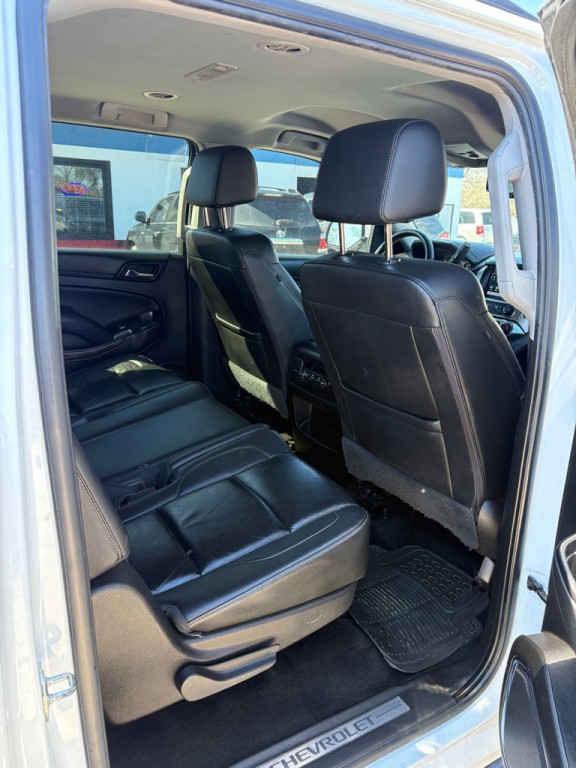 2018 Chevrolet Suburban Image 12