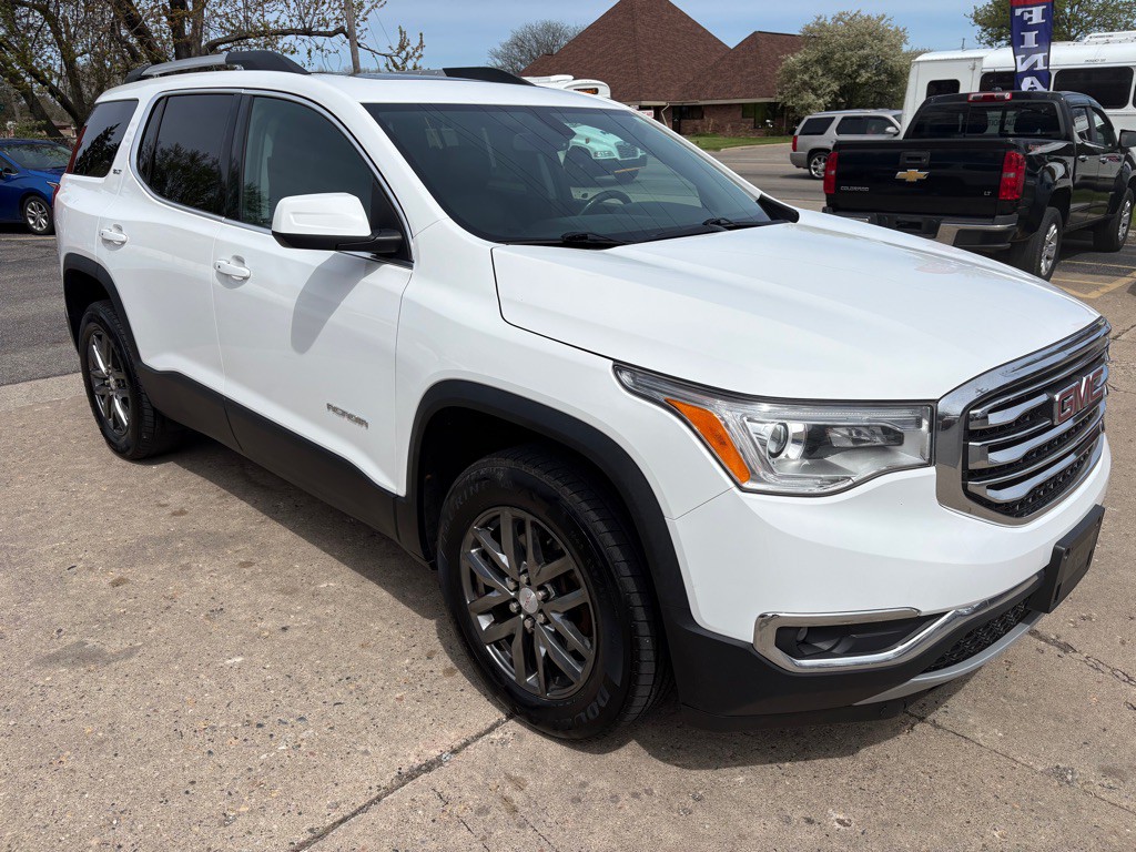 2017 GMC Acadia Image 8