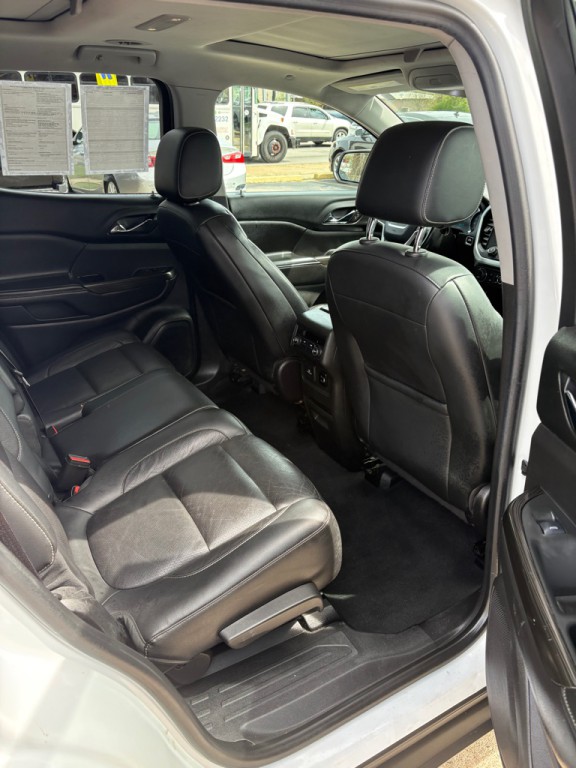 2017 GMC Acadia Image 12