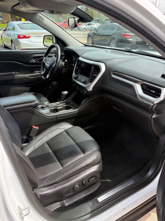 2017 GMC Acadia Image 14