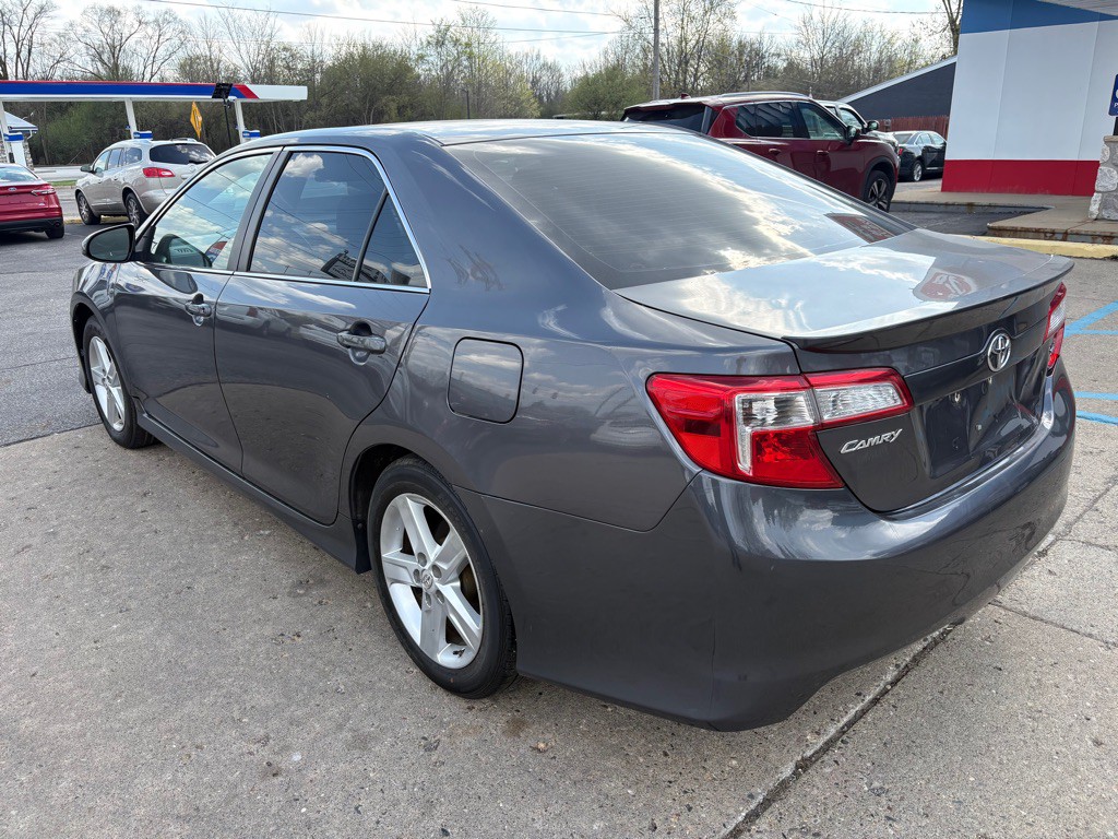 2014 Toyota Camry Image 3