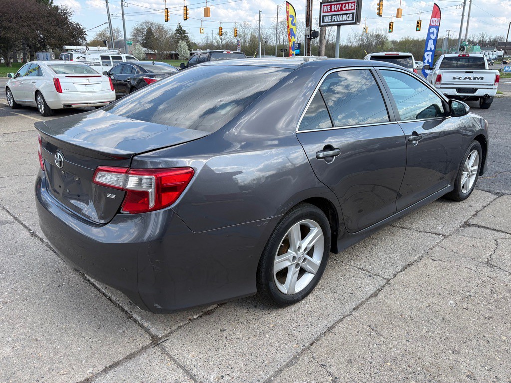 2014 Toyota Camry Image 5