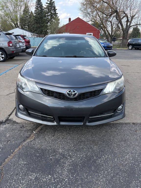 2014 Toyota Camry Image 8