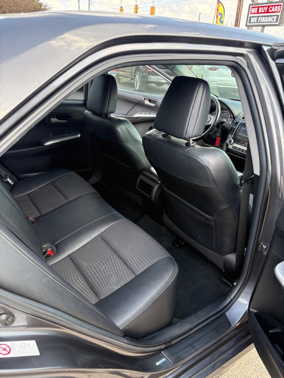 2014 Toyota Camry Image 11