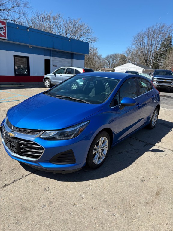 2019 Chevrolet Cruze Image 1
