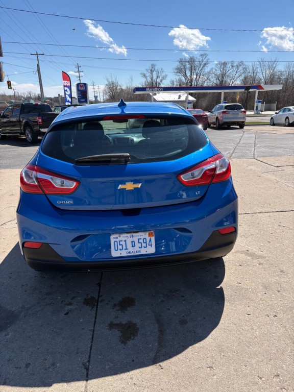 2019 Chevrolet Cruze Image 4