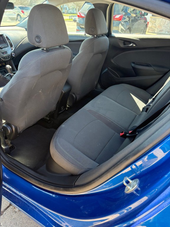 2019 Chevrolet Cruze Image 10
