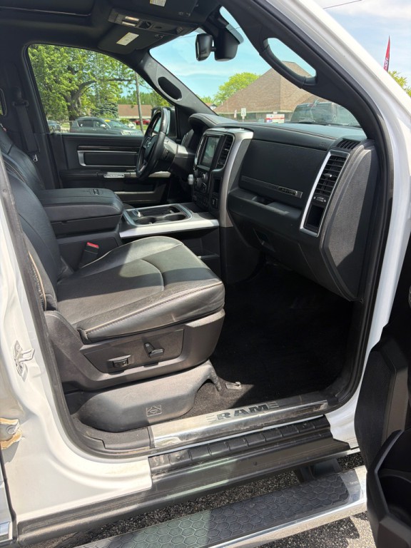 2016 RAM 1500 Image 9