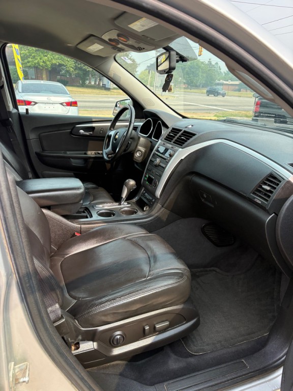 2011 Chevrolet Traverse Image 13