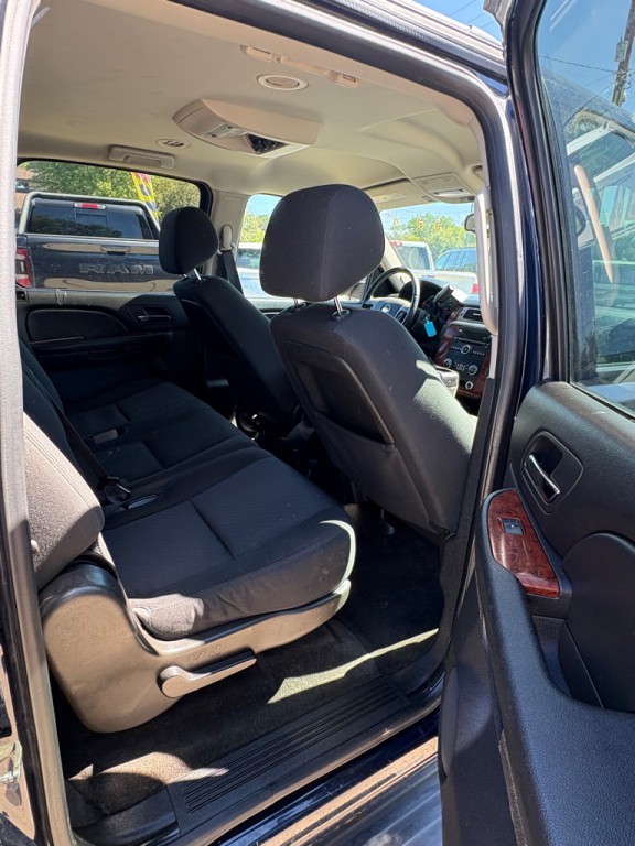 2013 Chevrolet Suburban Image 12