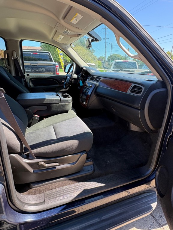 2013 Chevrolet Suburban Image 13