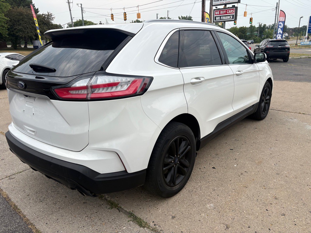 2020 Ford Edge Image 4