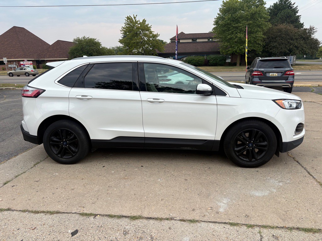 2020 Ford Edge Image 5