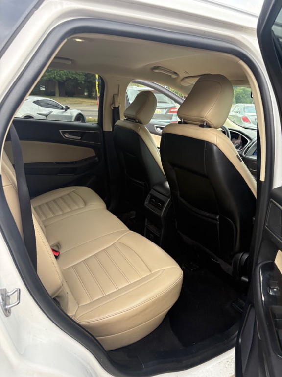 2020 Ford Edge Image 10