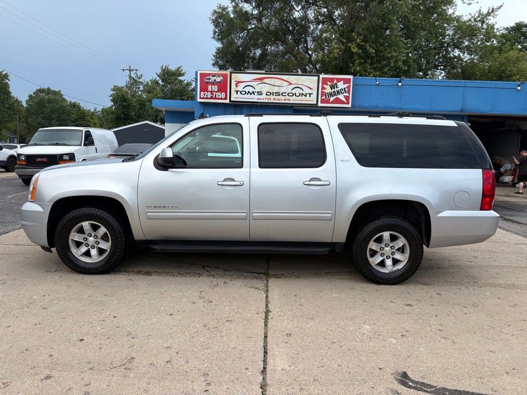 2013 GMC Yukon Image 2