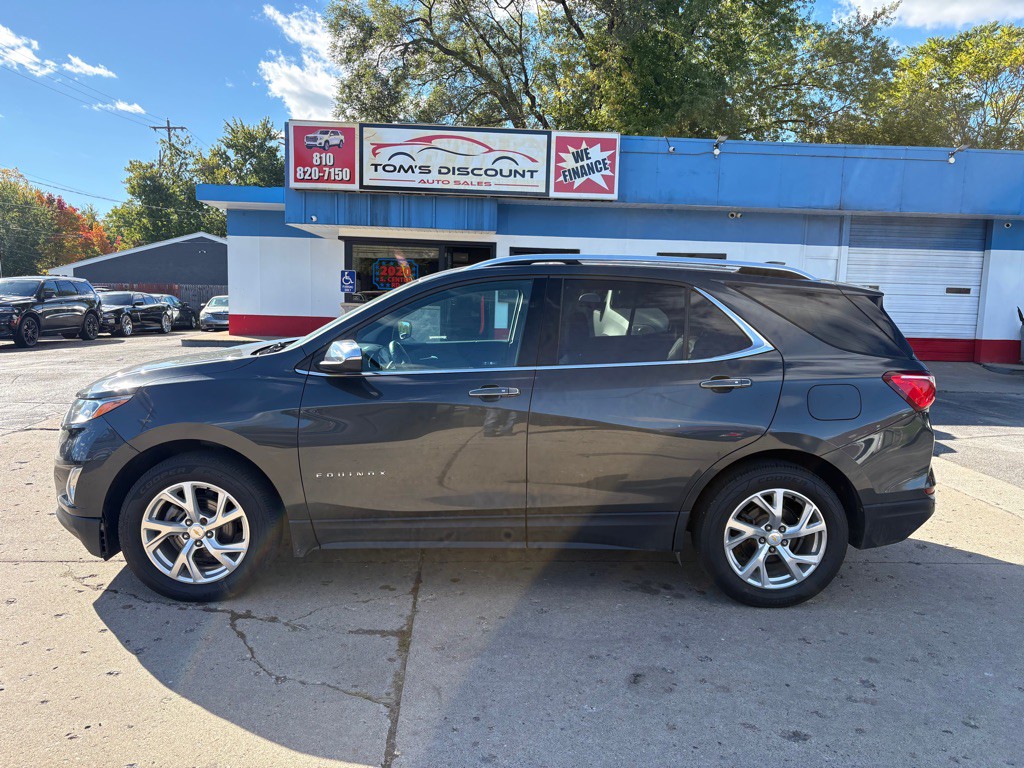 2018 Chevrolet Equinox Image 2