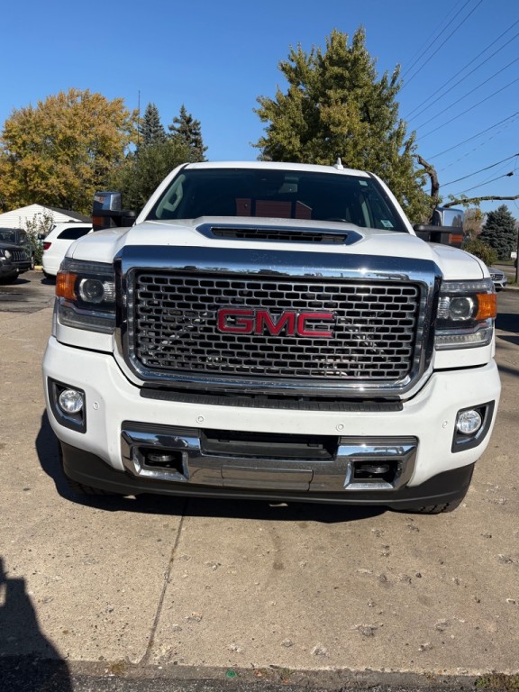 2017 GMC Sierra Image 8