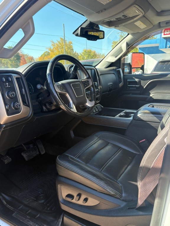 2017 GMC Sierra Image 9