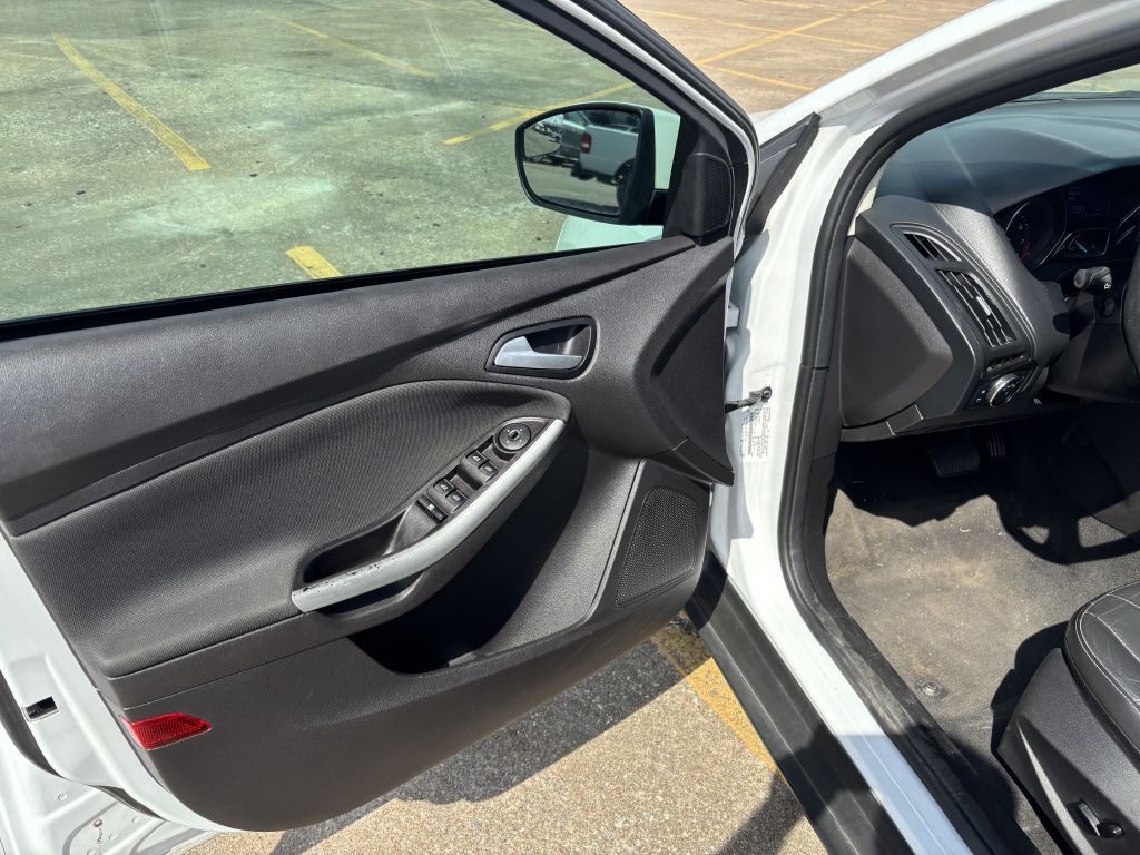 2014 Ford Focus Image 11